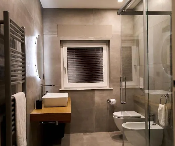 Porrelli & Oda ve Kahvaltı 4*